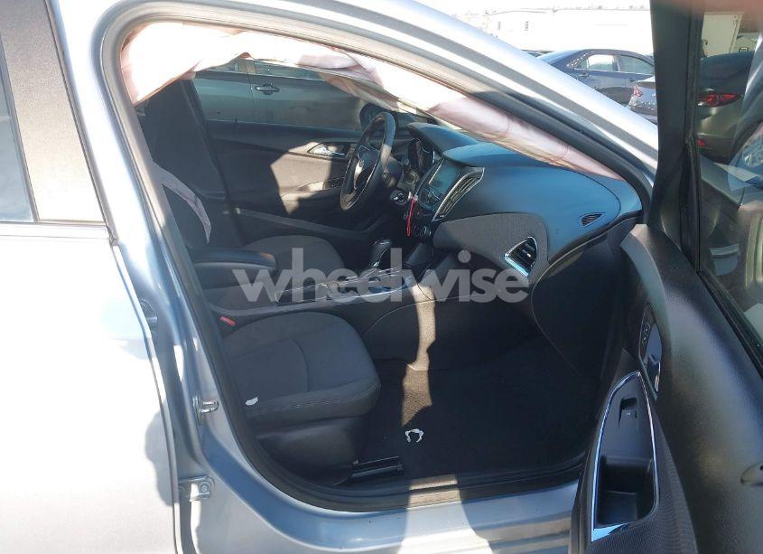 Photo 5 of 2018 Chevrolet Cruze LT AUTO (VIN 1G1BE5SM2J7193955)