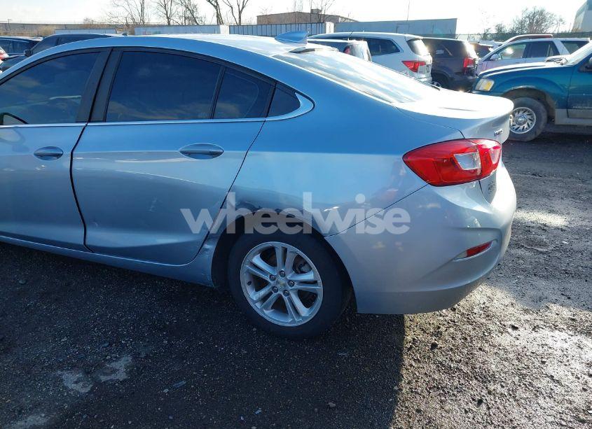 Photo 6 of 2018 Chevrolet Cruze LT AUTO (VIN 1G1BE5SM2J7193955)