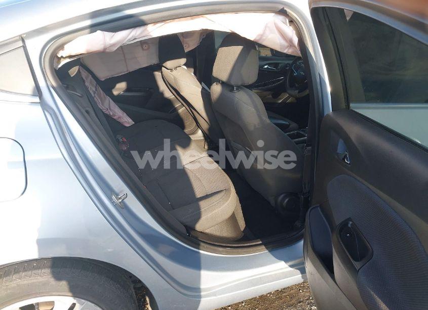 Photo 8 of 2018 Chevrolet Cruze LT AUTO (VIN 1G1BE5SM2J7193955)