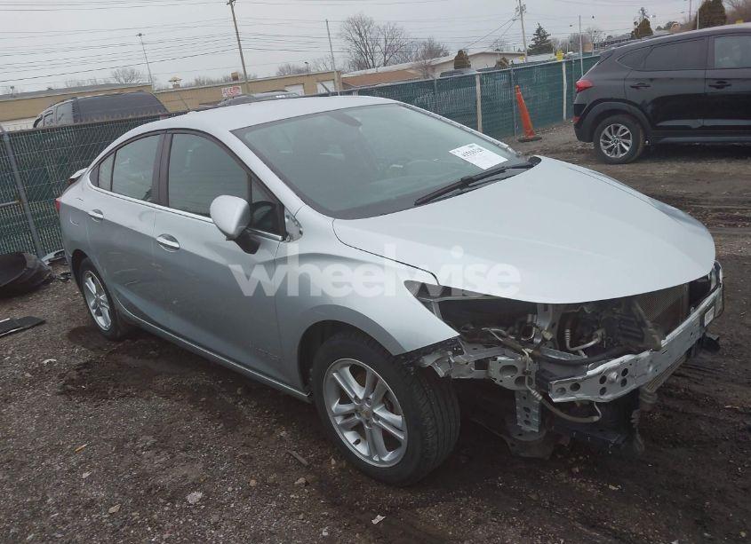 Photo 14 of 2018 Chevrolet Cruze LT AUTO (VIN 1G1BE5SM2J7200032)
