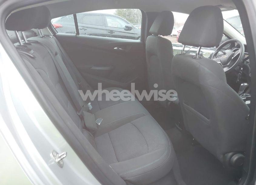 Photo 8 of 2018 Chevrolet Cruze LT AUTO (VIN 1G1BE5SM2J7200032)
