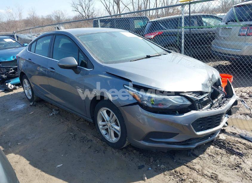2018 Chevrolet Cruze LT AUTO (VIN 1G1BE5SM2J7212326) main photo