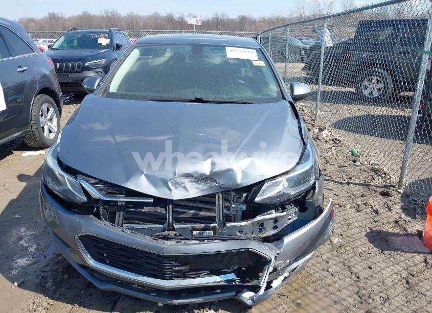 Photo 12 of 2018 Chevrolet Cruze LT AUTO (VIN 1G1BE5SM2J7212326)