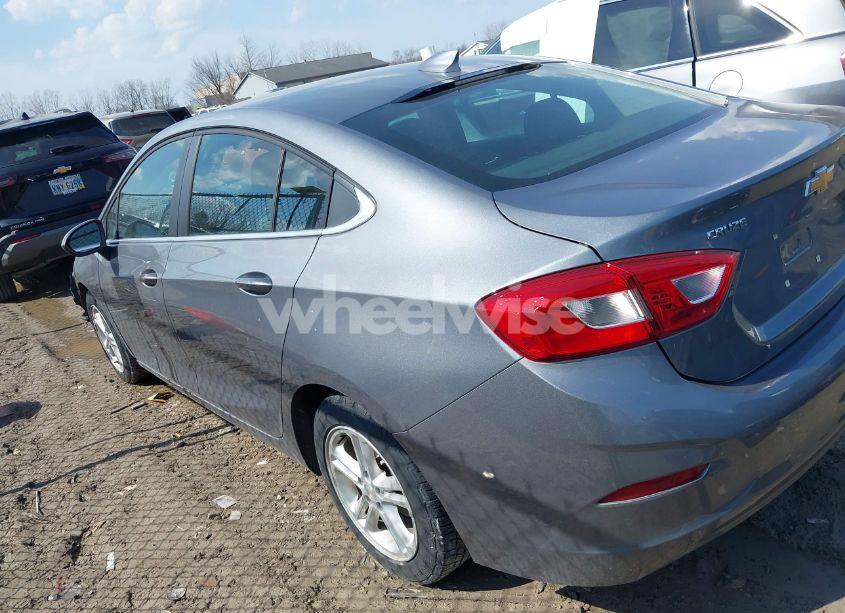 Photo 14 of 2018 Chevrolet Cruze LT AUTO (VIN 1G1BE5SM2J7212326)