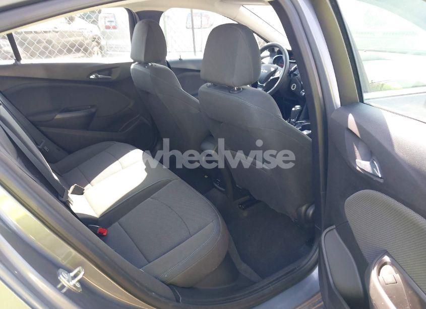 Photo 8 of 2018 Chevrolet Cruze LT AUTO (VIN 1G1BE5SM2J7212326)