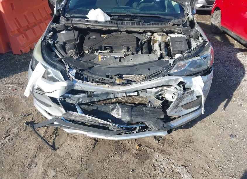 Photo 12 of 2018 Chevrolet Cruze LT AUTO (VIN 1G1BE5SM2J7231393)