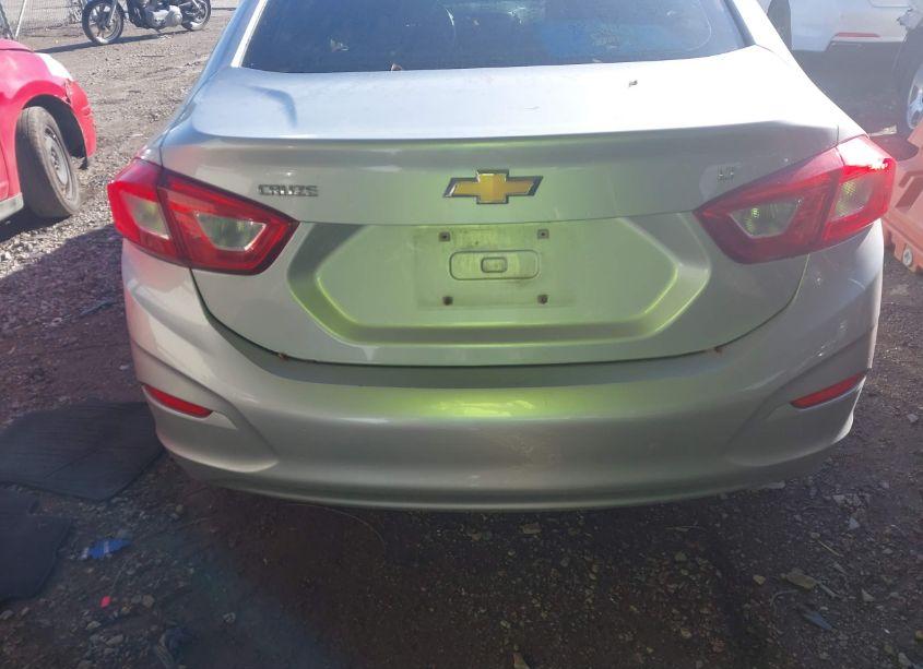 Photo 16 of 2018 Chevrolet Cruze LT AUTO (VIN 1G1BE5SM2J7231393)