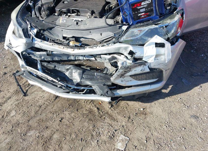 Photo 6 of 2018 Chevrolet Cruze LT AUTO (VIN 1G1BE5SM2J7231393)