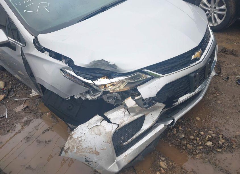 Photo 6 of 2018 Chevrolet Cruze LT AUTO (VIN 1G1BE5SM2J7237257)