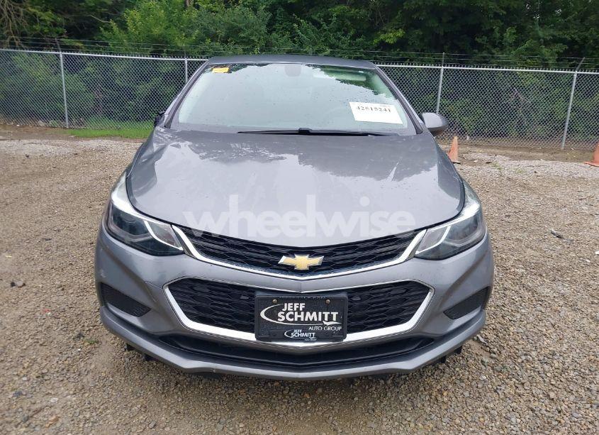 Photo 12 of 2018 Chevrolet Cruze LT AUTO (VIN 1G1BE5SM2J7240594)