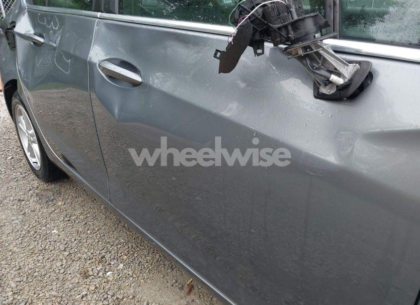 Photo 18 of 2018 Chevrolet Cruze LT AUTO (VIN 1G1BE5SM2J7240594)