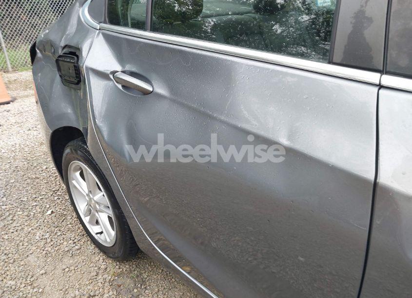 Photo 19 of 2018 Chevrolet Cruze LT AUTO (VIN 1G1BE5SM2J7240594)