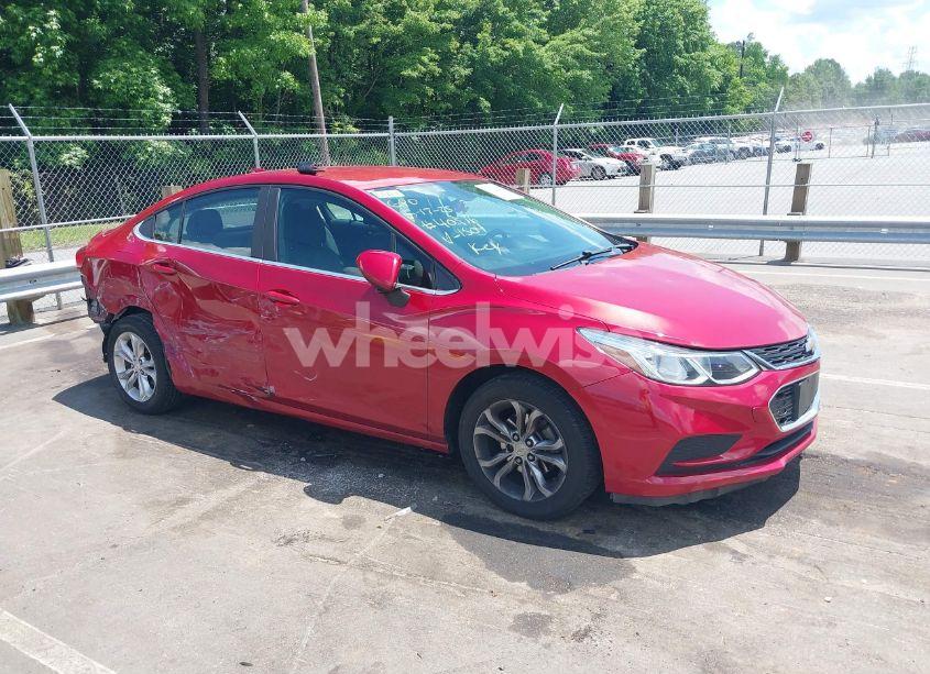 2019 Chevrolet Cruze LT (VIN 1G1BE5SM2K7101504) main photo