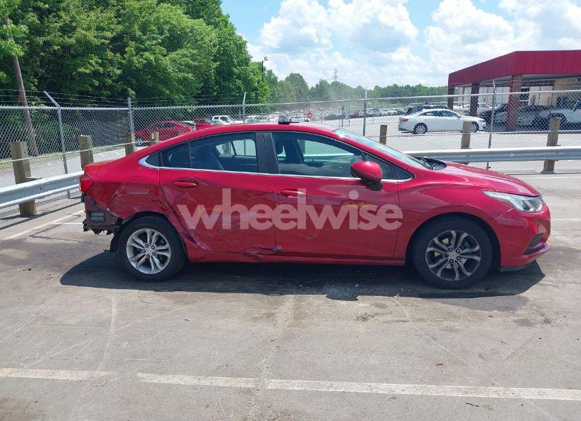 Photo 13 of 2019 Chevrolet Cruze LT (VIN 1G1BE5SM2K7101504)