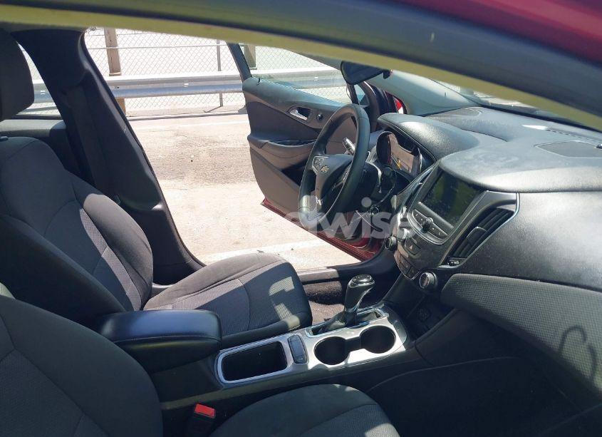 Photo 5 of 2019 Chevrolet Cruze LT (VIN 1G1BE5SM2K7101504)