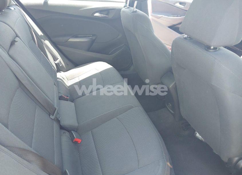 Photo 8 of 2019 Chevrolet Cruze LT (VIN 1G1BE5SM2K7101504)