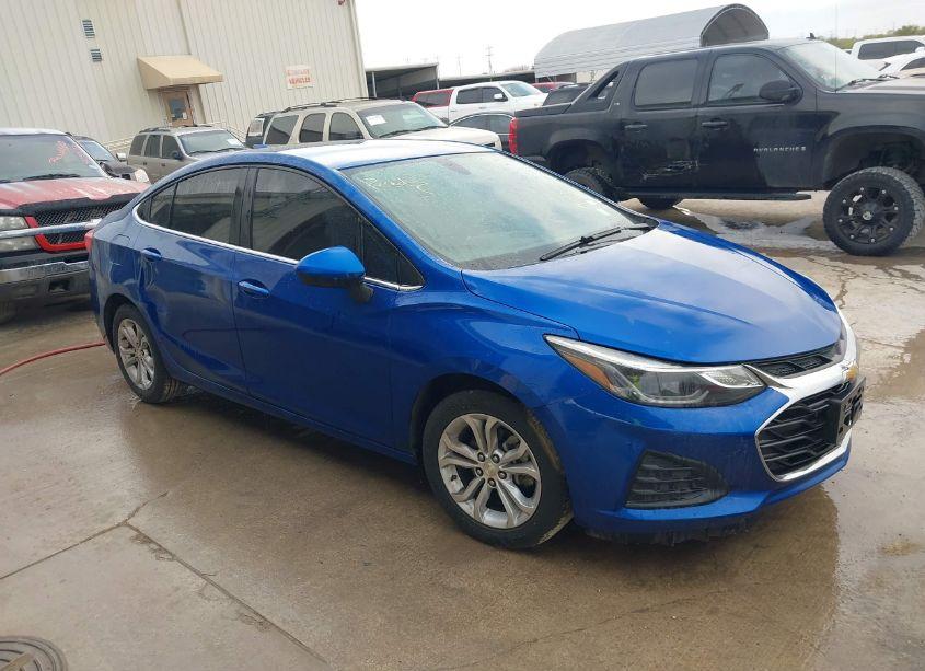 2019 Chevrolet Cruze LT (VIN 1G1BE5SM2K7123633) main photo