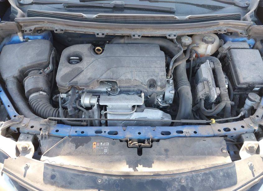 Photo 10 of 2019 Chevrolet Cruze LT (VIN 1G1BE5SM2K7123633)