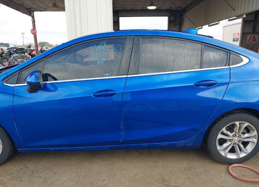 Photo 14 of 2019 Chevrolet Cruze LT (VIN 1G1BE5SM2K7123633)