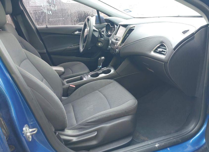 Photo 5 of 2019 Chevrolet Cruze LT (VIN 1G1BE5SM2K7123633)