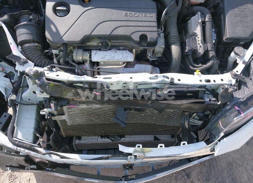 Photo 20 of 2019 Chevrolet Cruze LT (VIN 1G1BE5SM2K7146426)