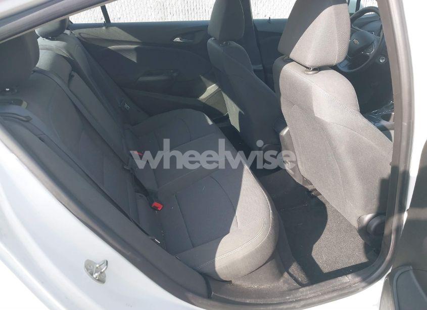 Photo 8 of 2019 Chevrolet Cruze LT (VIN 1G1BE5SM2K7146426)