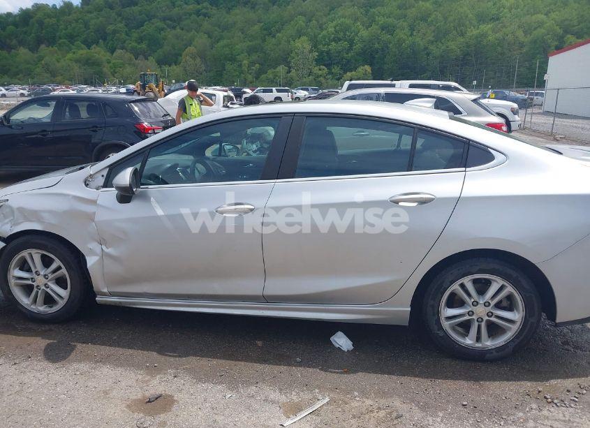 Photo 14 of 2016 Chevrolet Cruze LT AUTO (VIN 1G1BE5SM3G7250625)