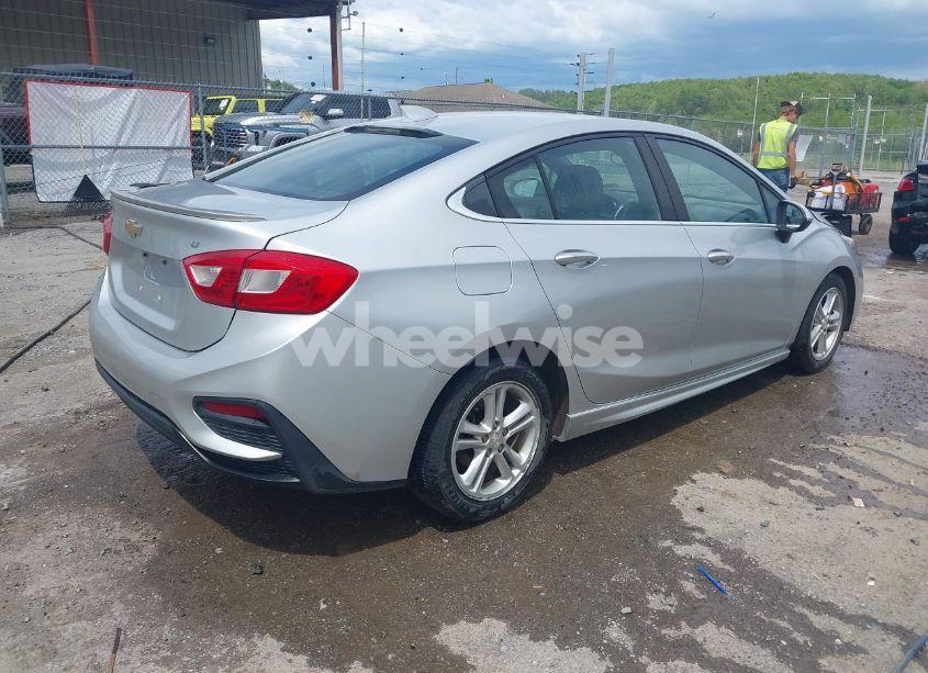 Photo 4 of 2016 Chevrolet Cruze LT AUTO (VIN 1G1BE5SM3G7250625)