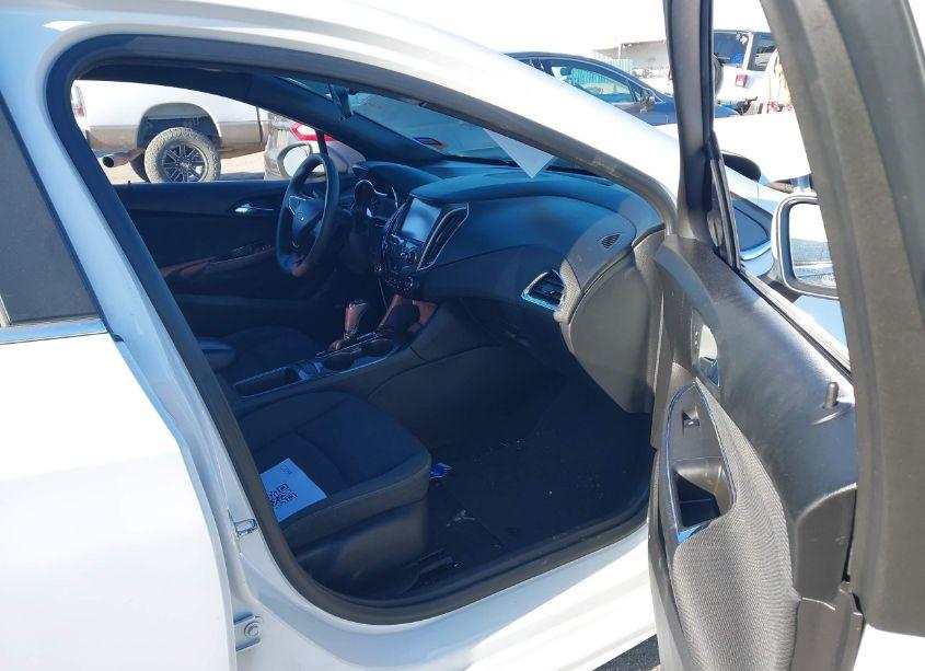 Photo 5 of 2016 Chevrolet Cruze LT AUTO (VIN 1G1BE5SM3G7251676)