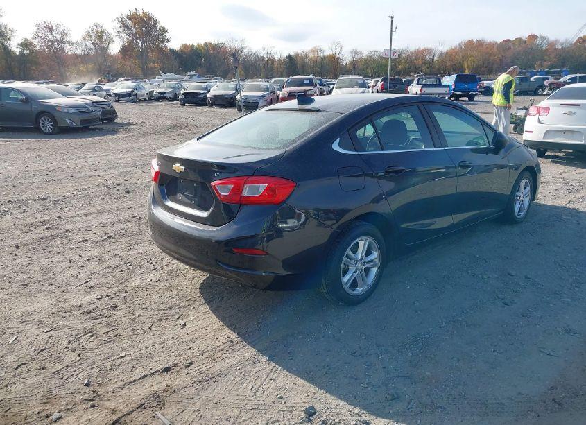 Photo 4 of 2016 Chevrolet Cruze LT AUTO (VIN 1G1BE5SM3G7303470)