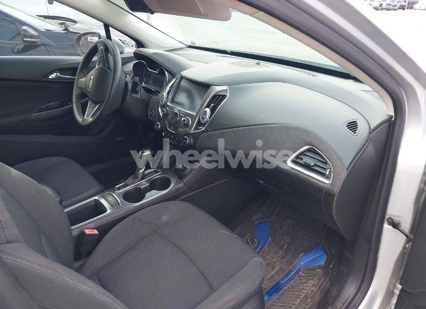 Photo 5 of 2016 Chevrolet Cruze LT AUTO (VIN 1G1BE5SM3G7307437)