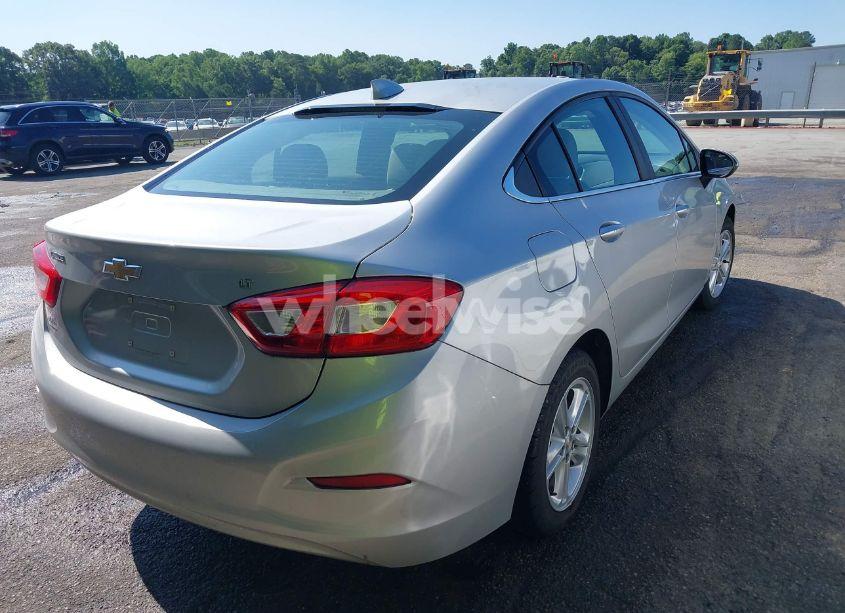 Photo 4 of 2016 Chevrolet Cruze LT AUTO (VIN 1G1BE5SM3G7322830)