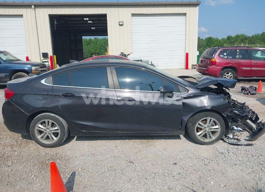 Photo 13 of 2017 Chevrolet Cruze LT AUTO (VIN 1G1BE5SM3H7103786)