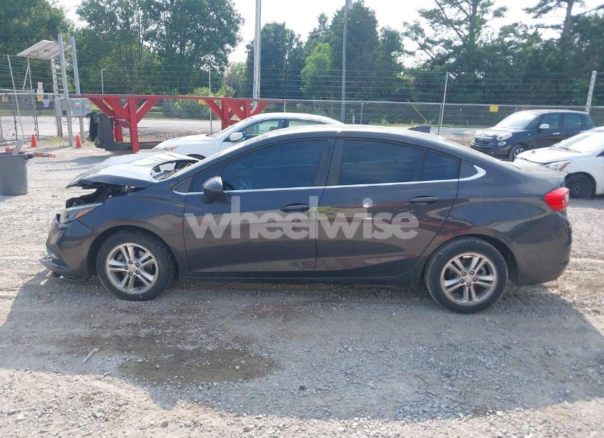Photo 14 of 2017 Chevrolet Cruze LT AUTO (VIN 1G1BE5SM3H7103786)