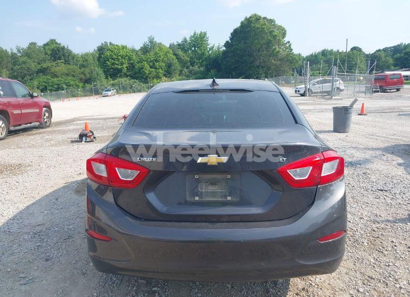Photo 16 of 2017 Chevrolet Cruze LT AUTO (VIN 1G1BE5SM3H7103786)