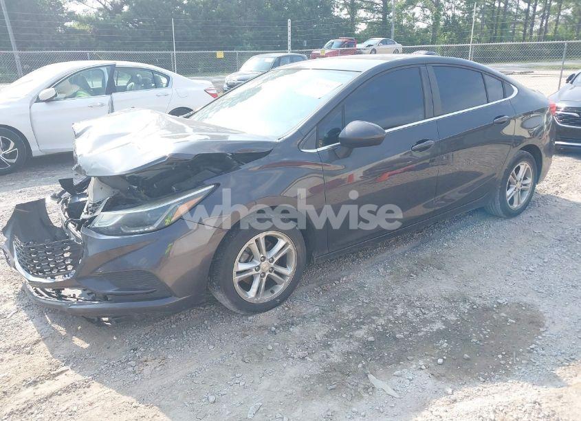 Photo 2 of 2017 Chevrolet Cruze LT AUTO (VIN 1G1BE5SM3H7103786)