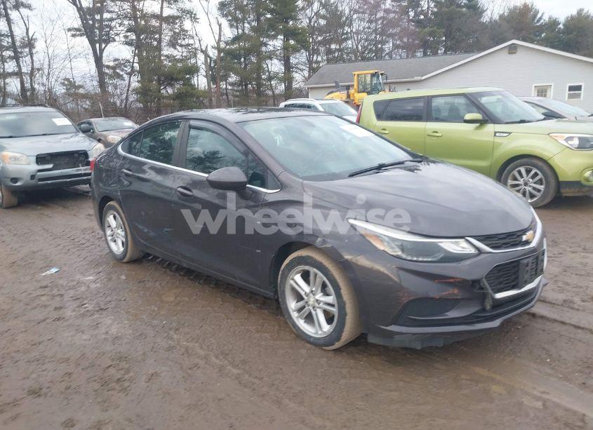 2017 Chevrolet Cruze LT AUTO (VIN 1G1BE5SM3H7114481) main photo