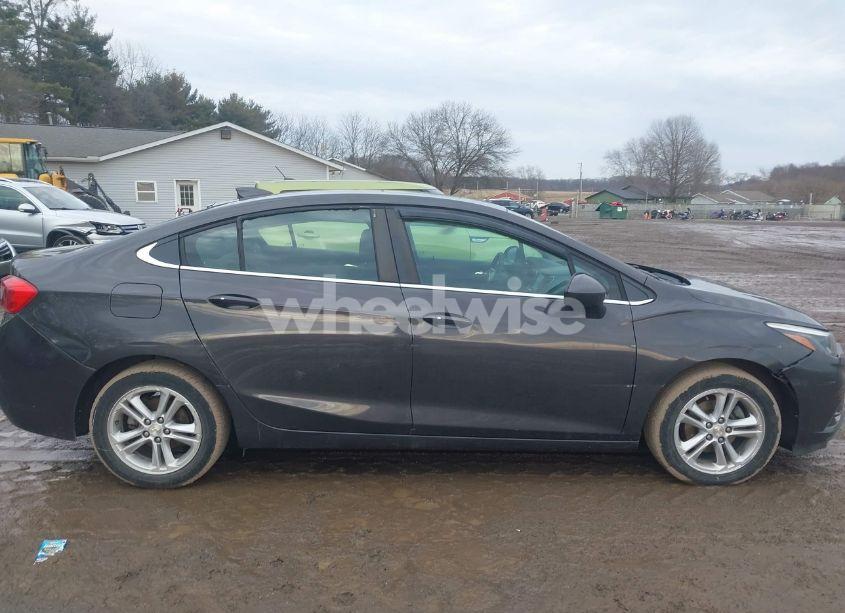 Photo 13 of 2017 Chevrolet Cruze LT AUTO (VIN 1G1BE5SM3H7114481)