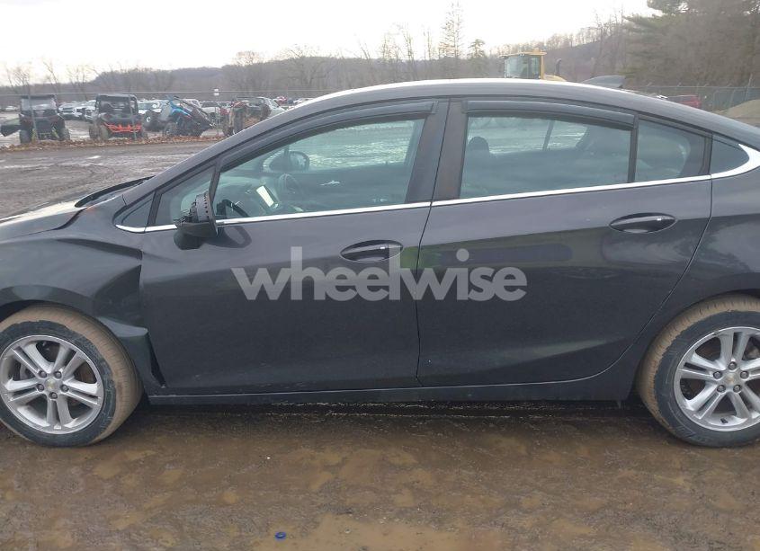 Photo 14 of 2017 Chevrolet Cruze LT AUTO (VIN 1G1BE5SM3H7114481)