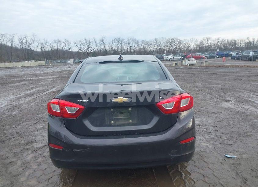 Photo 16 of 2017 Chevrolet Cruze LT AUTO (VIN 1G1BE5SM3H7114481)