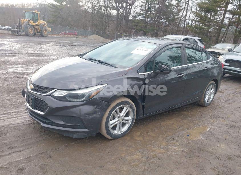 Photo 2 of 2017 Chevrolet Cruze LT AUTO (VIN 1G1BE5SM3H7114481)