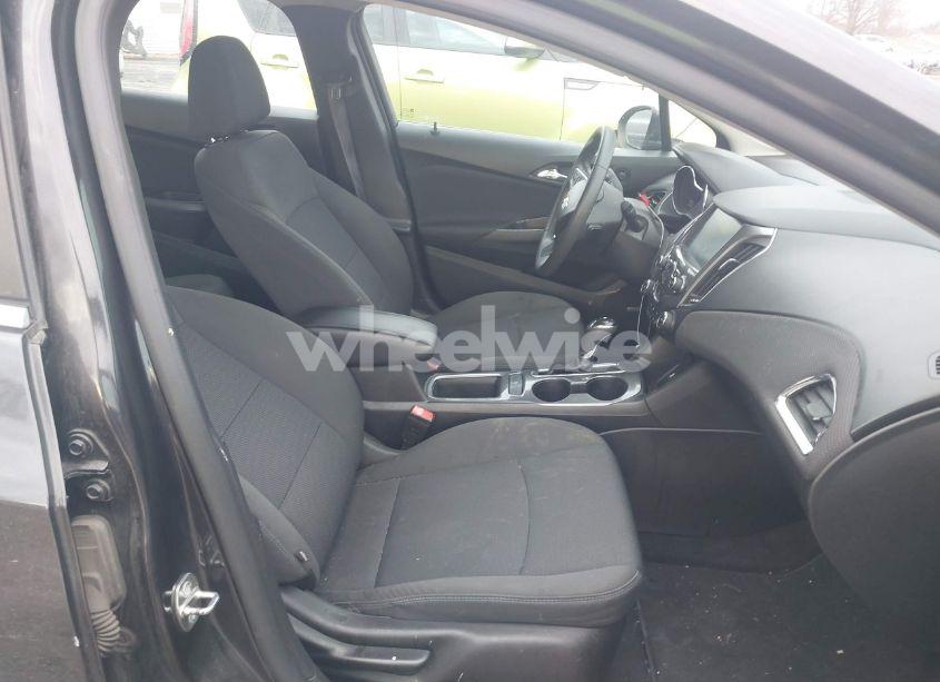 Photo 5 of 2017 Chevrolet Cruze LT AUTO (VIN 1G1BE5SM3H7114481)