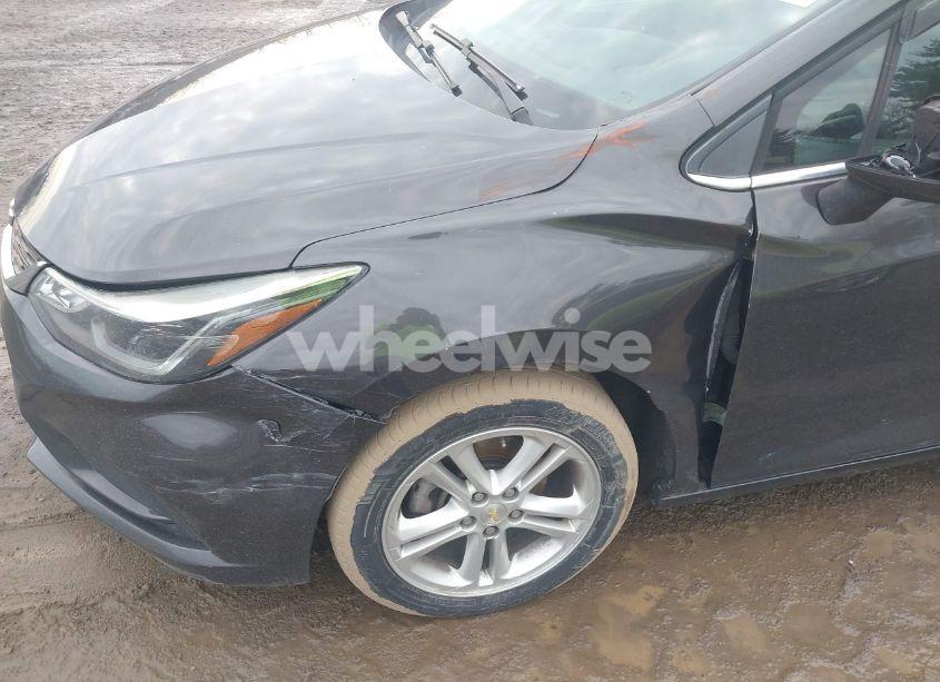 Photo 6 of 2017 Chevrolet Cruze LT AUTO (VIN 1G1BE5SM3H7114481)