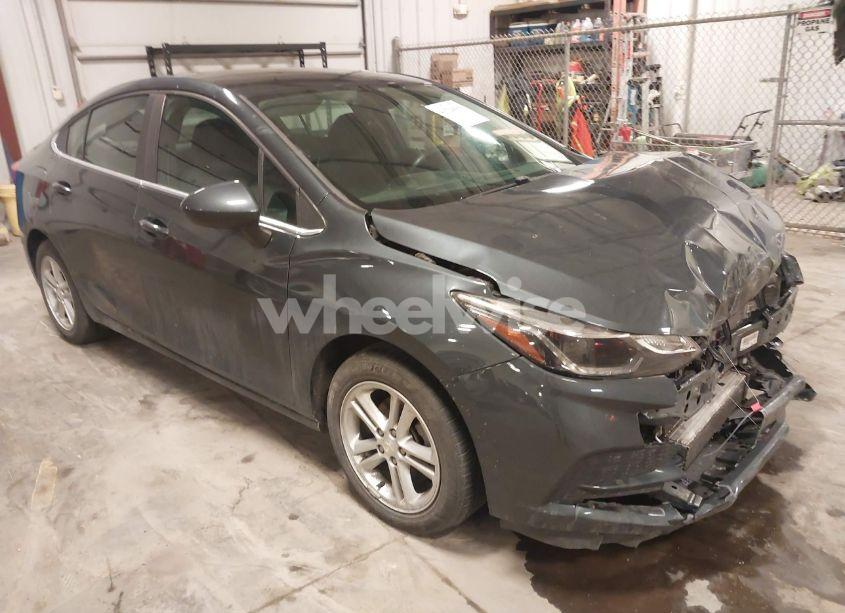 2017 Chevrolet Cruze LT AUTO (VIN 1G1BE5SM3H7120717) main photo