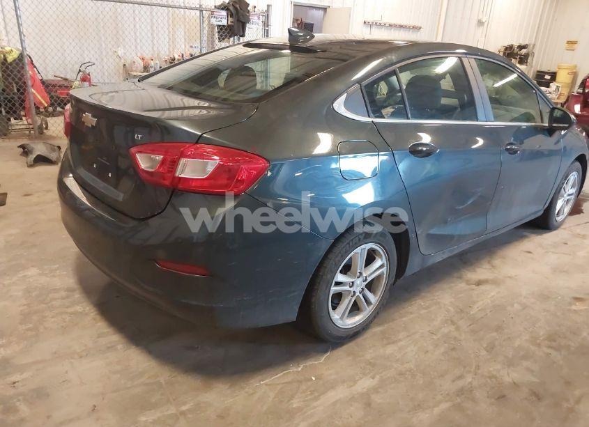Photo 4 of 2017 Chevrolet Cruze LT AUTO (VIN 1G1BE5SM3H7120717)