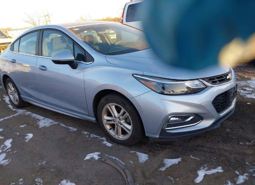 2017 Chevrolet Cruze LT AUTO (VIN 1G1BE5SM3H7130034) main photo