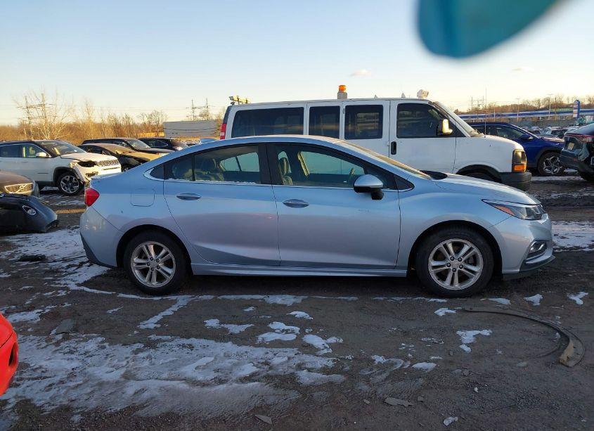 Photo 14 of 2017 Chevrolet Cruze LT AUTO (VIN 1G1BE5SM3H7130034)