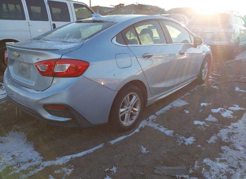 Photo 4 of 2017 Chevrolet Cruze LT AUTO (VIN 1G1BE5SM3H7130034)