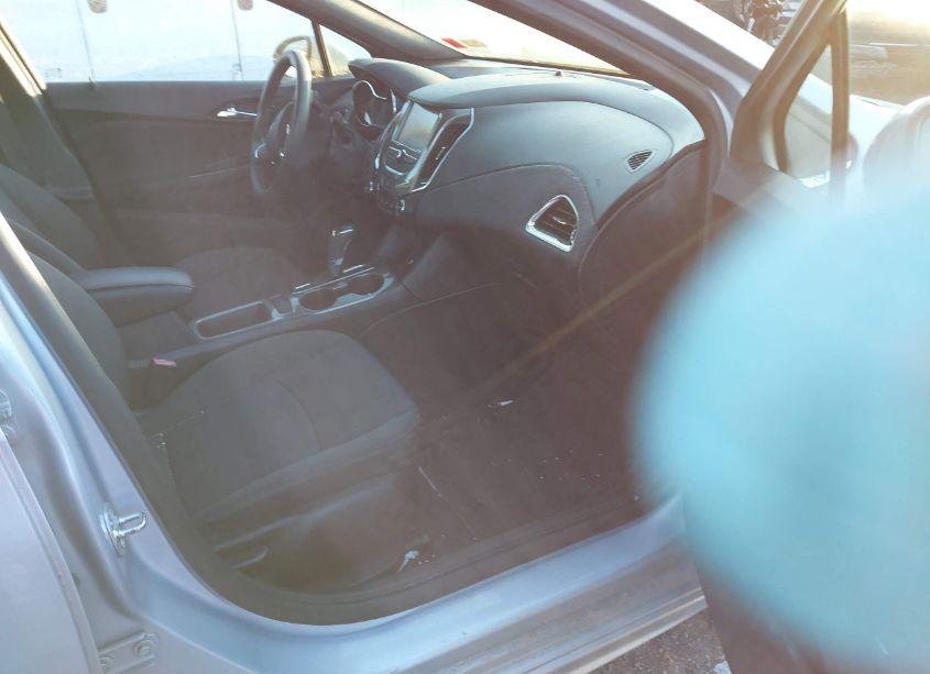 Photo 5 of 2017 Chevrolet Cruze LT AUTO (VIN 1G1BE5SM3H7130034)