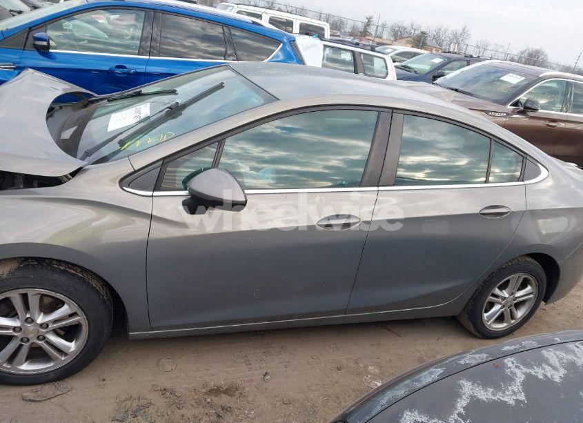 Photo 14 of 2017 Chevrolet Cruze LT AUTO (VIN 1G1BE5SM3H7134634)